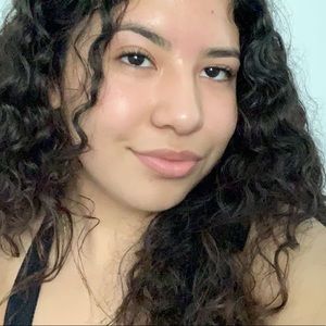 Meet your Posher, Clarissa